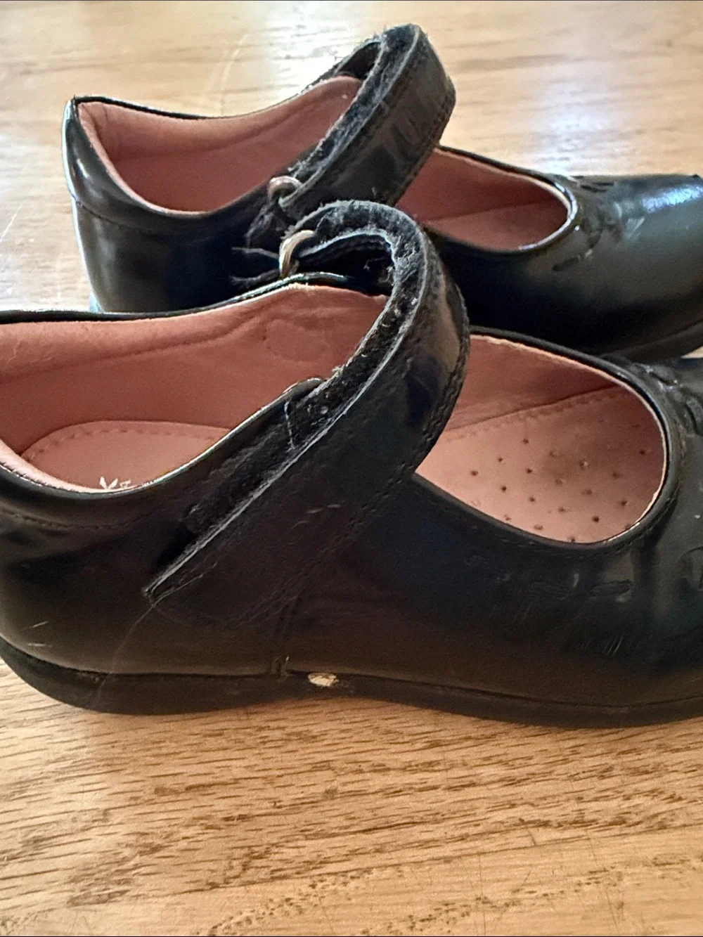 GEOX Respira Girls Black Patent Mary Jane non-marking Anti-shock Shoes EUR sz 26